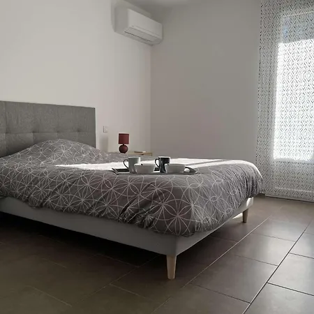 Apartment T2 Climatise Avec Jardin Proche Poggio Mezzana