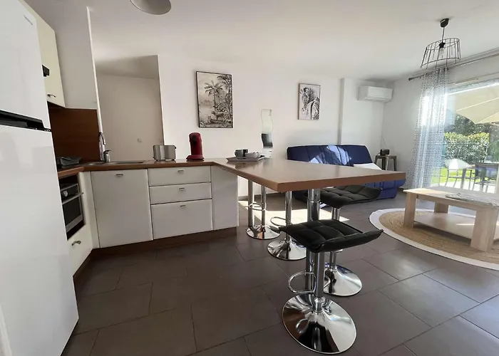 Jardin A Deux Pas De La Classe 3 Etoiles Poggio Mezzana