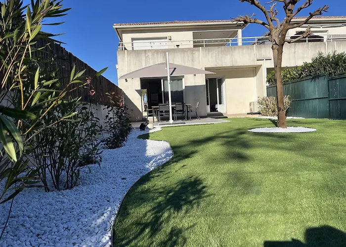 Jardin A Deux Pas De La Classe 3 Etoiles * Poggio Mezzana