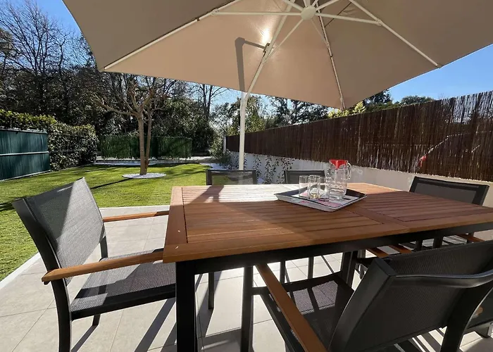 Appartement Jardin A Deux Pas De La Classe 3 Etoiles *